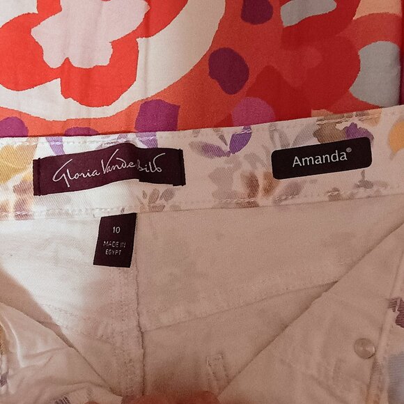 Gloria Vanderbilt Amanda Denim White Floral Capris, Sz 10, High Rise, New - Picture 5 of 5